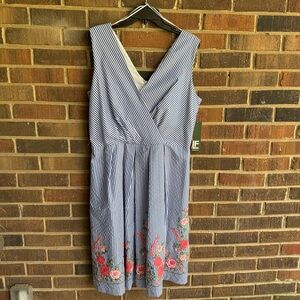 NWT Leslie Fay blue striped dress with floral embroidered detail size 12